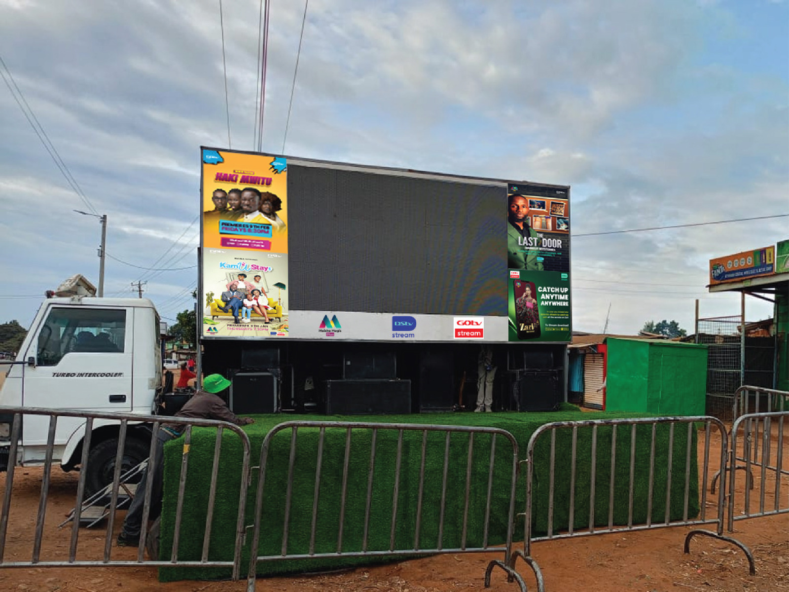 20ft Mobile Hydraulic Stage hydraulic stage truck in Kenya